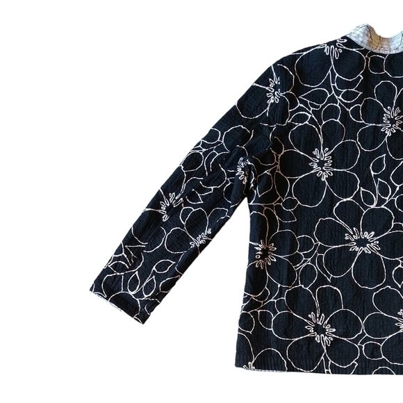 Chico's Additions 100% Cotton Black White Floral Button-Up Lightweight Jacket - Picture 3 of 7